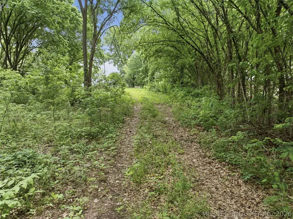 511 W Oak St, Webbers Falls, OK 74470