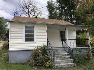 902 Giles Rd, Blacksburg, VA 24060