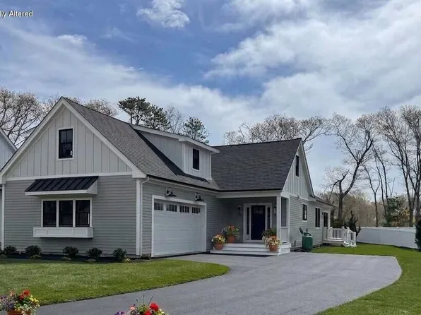 21 Josiah Path Path, Falmouth, MA 02540
