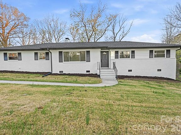 2nd image of 415 Kimmswick Rd