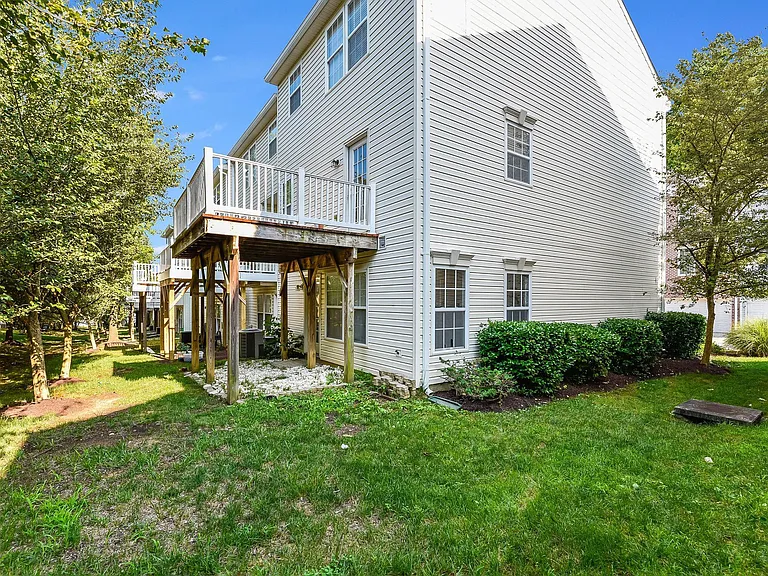7742 Valley Oak Dr #91 — Photo 2