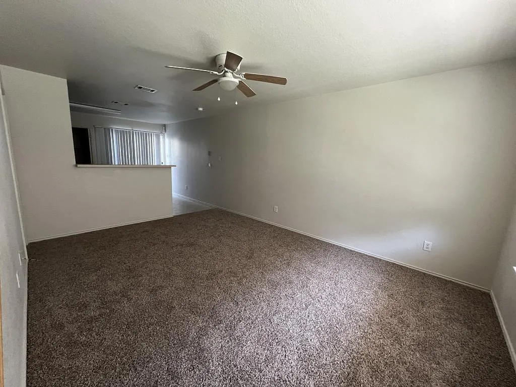 1612 Inca Apt C — Photo 2