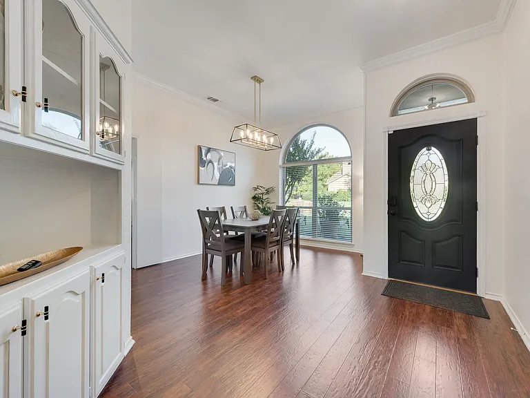 4027 Red Maple Dr — Photo 2
