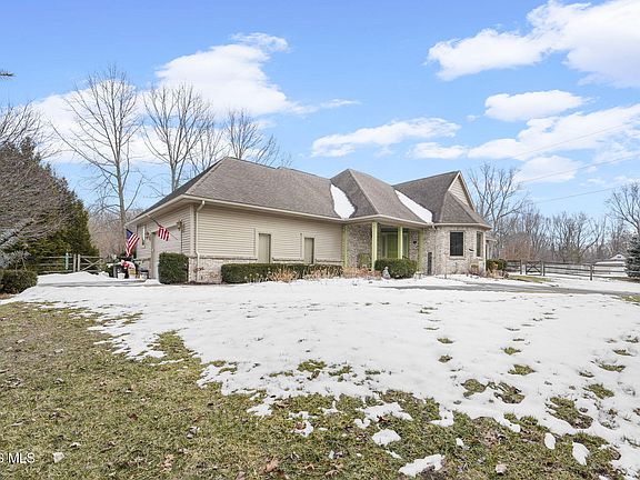 2nd image of 6096 Huntington Rd