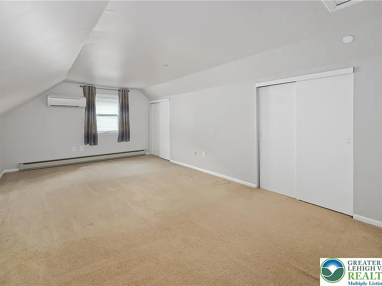 1527 Shipman St — Photo 13