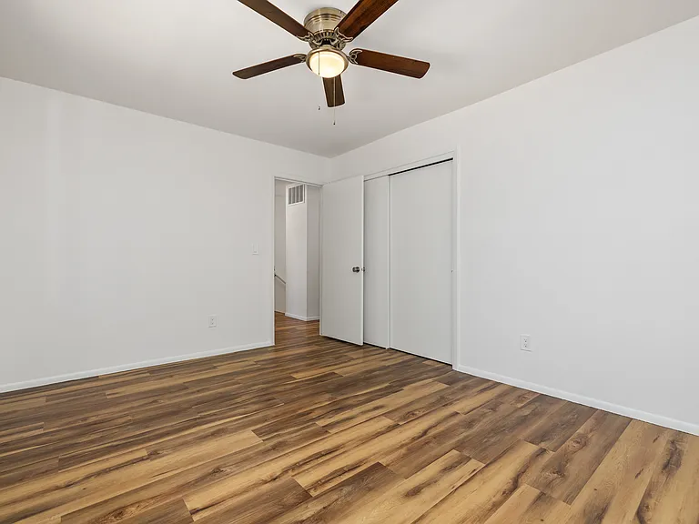 2230 E Roanoke Dr — Photo 12