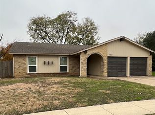 7029 W Cleburne Rd, Fort Worth, TX 76133
