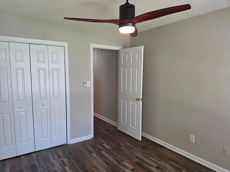 703 S Fairfield Dr — Photo 30