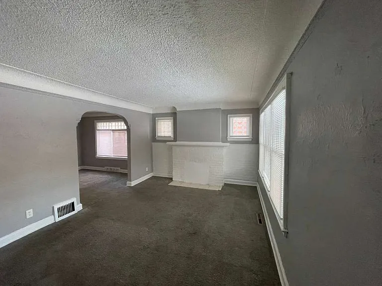 15855 Sorrento St — Photo 2