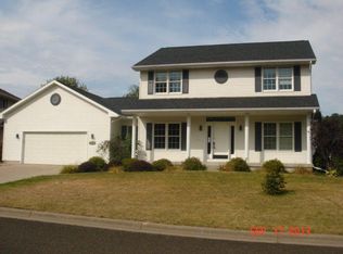 2159 Maplewood Dr, Onalaska, WI 54650