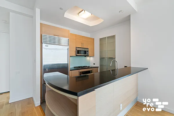 Sold by Yoreevo, LLC | media 4