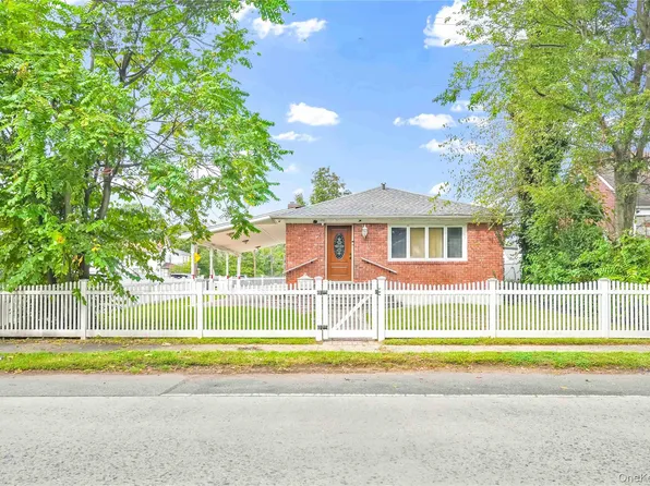 293 Pennsylvania Avenue, Roosevelt, NY 11575