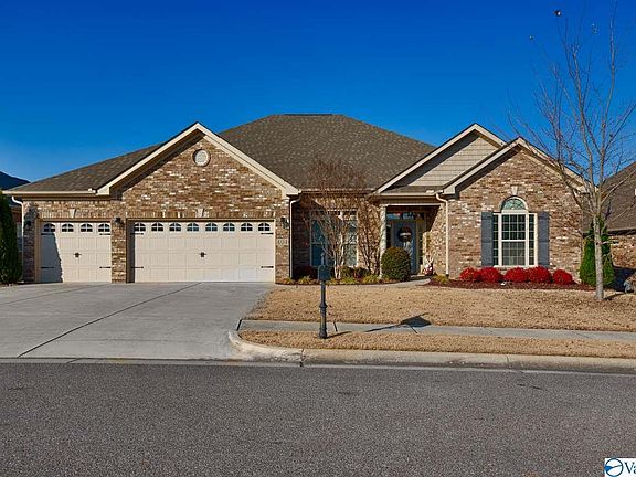 2nd image of 404 Creekwater Cir