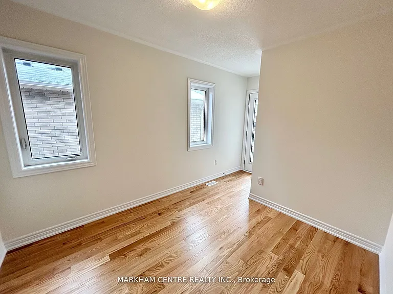 939 Crowsnest Holw — Photo 9