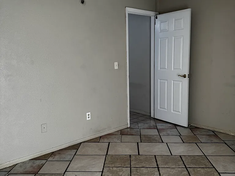 1696 Coral Way #A — Photo 6