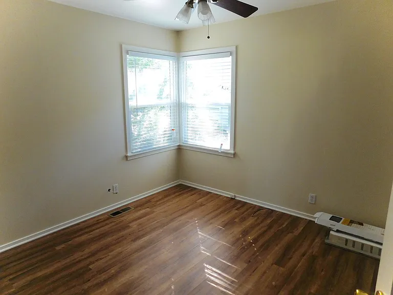 278-280 Racetrack St — Photo 5