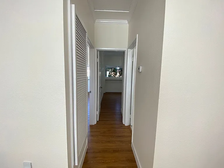 Upstairs 2BD Apartment Home! Great PB Location! Garage! AC! — Photo 20