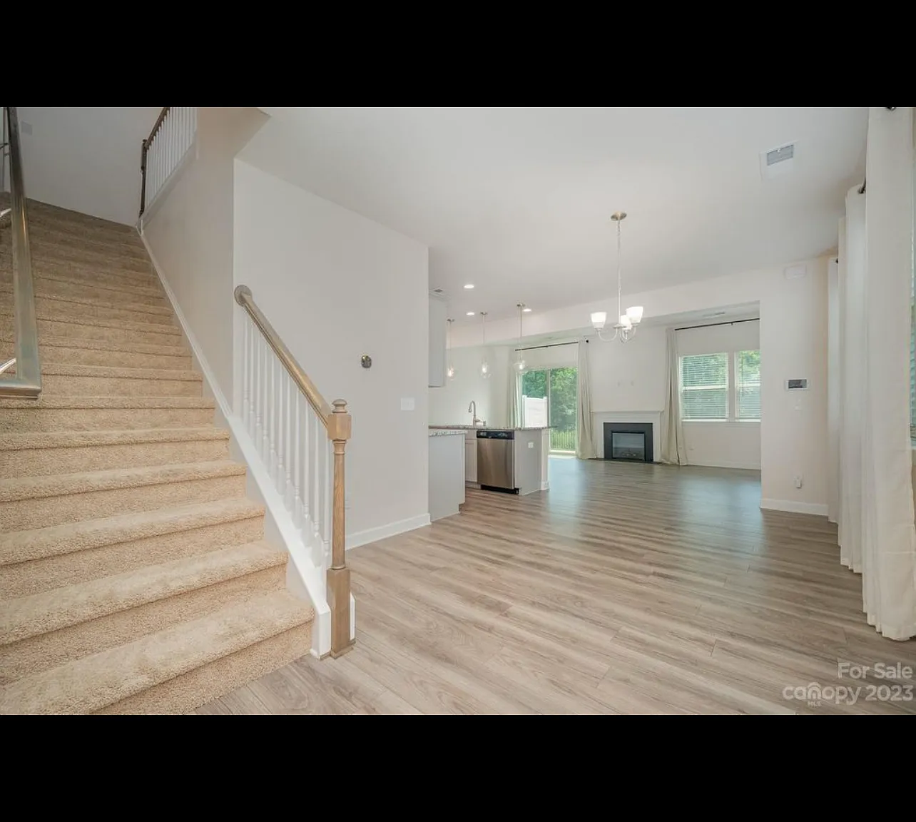 3 bed, 1839 sqft, $2,300 — Photo 2