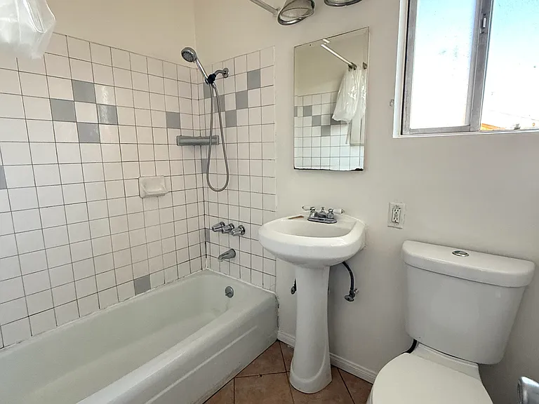 1938 Johnston St #3 — Photo 6