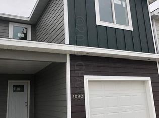 1092 Thames Ct, Grand Forks, ND 58203