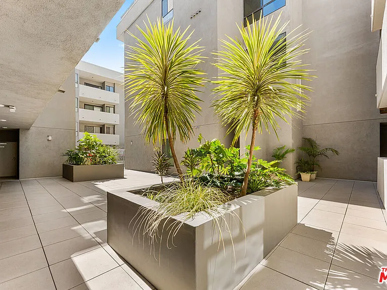 12115 San Vicente Blvd #315 — Photo 22