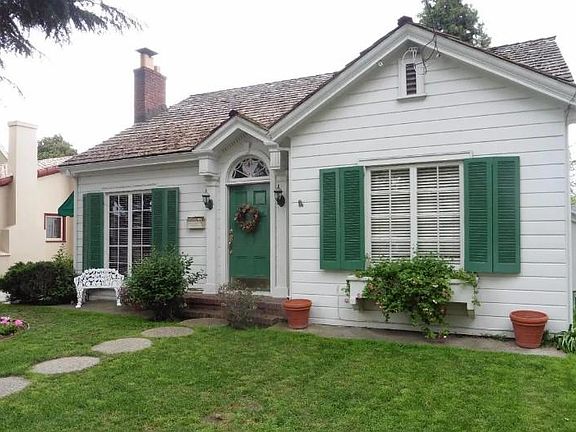 3rd image of 1063 Carolyn Ave