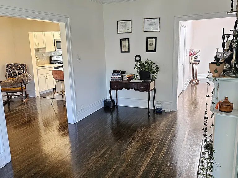 539 W Brompton Ave #3N — Photo 8
