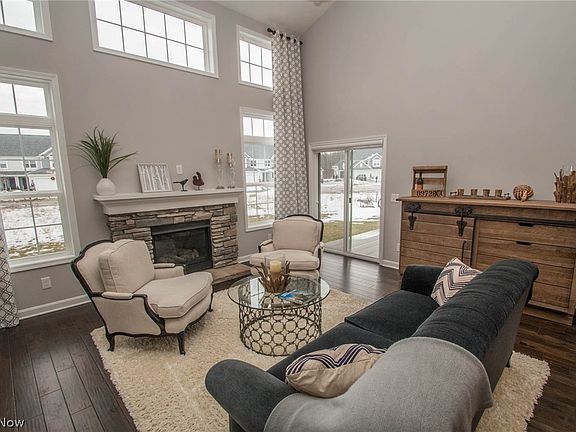 5th image of 612 Aubrielle #4