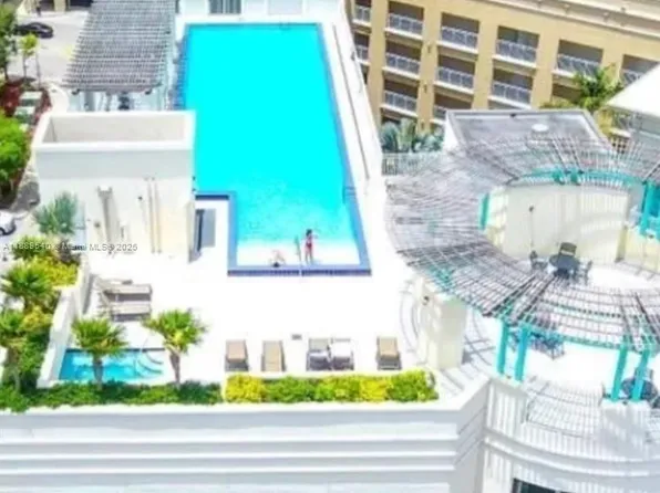 7280 SW 90th St APT 301, Miami, FL 33156