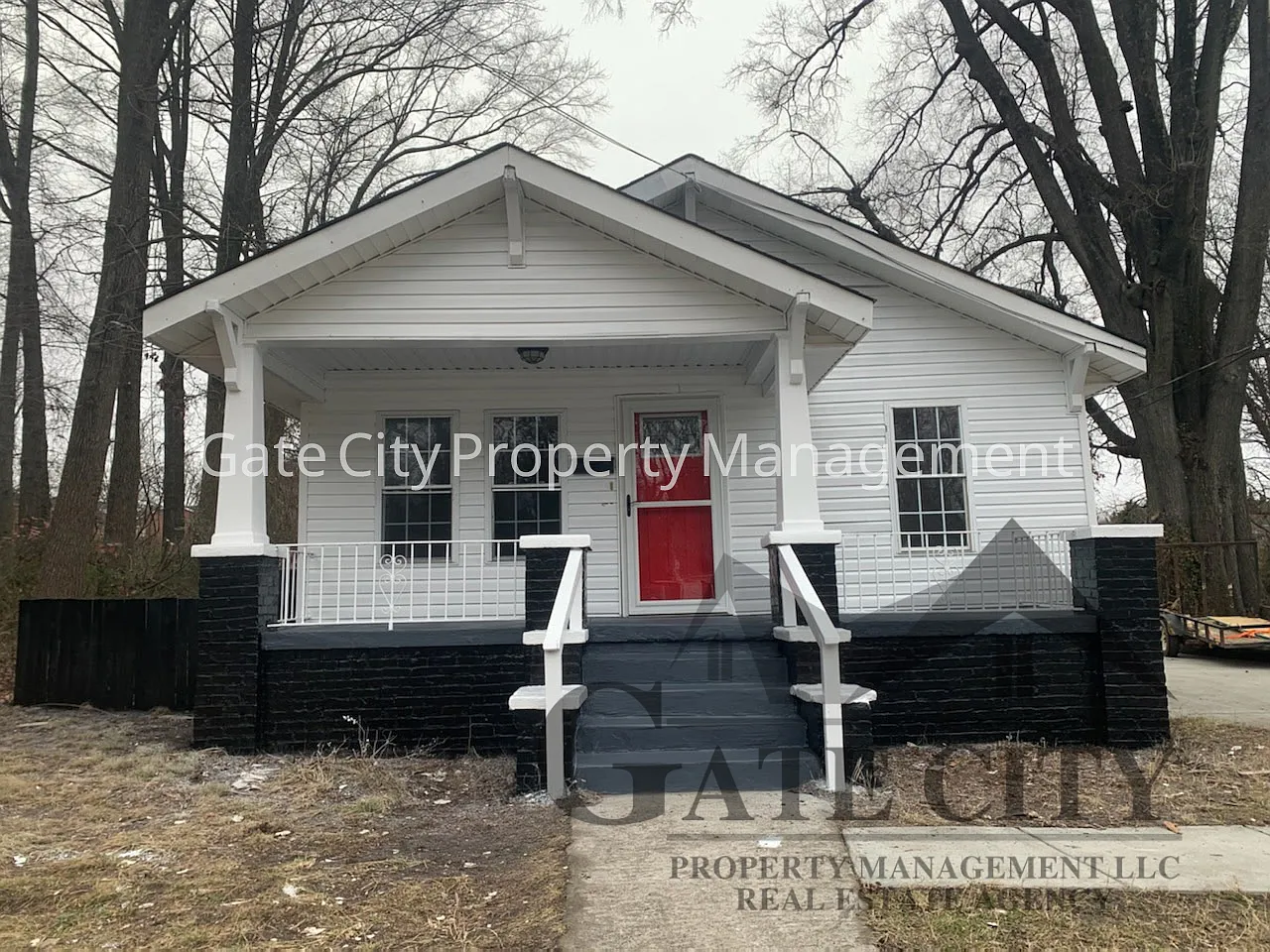 2 bed, 10 sqft, $1,200 — Photo 1