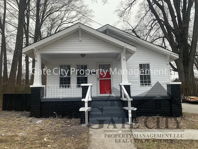 213 Marshall St — Photo 1