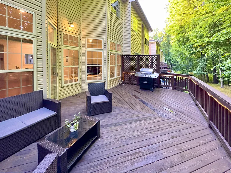 2029 Ashleigh Woods Ct — Photo 36
