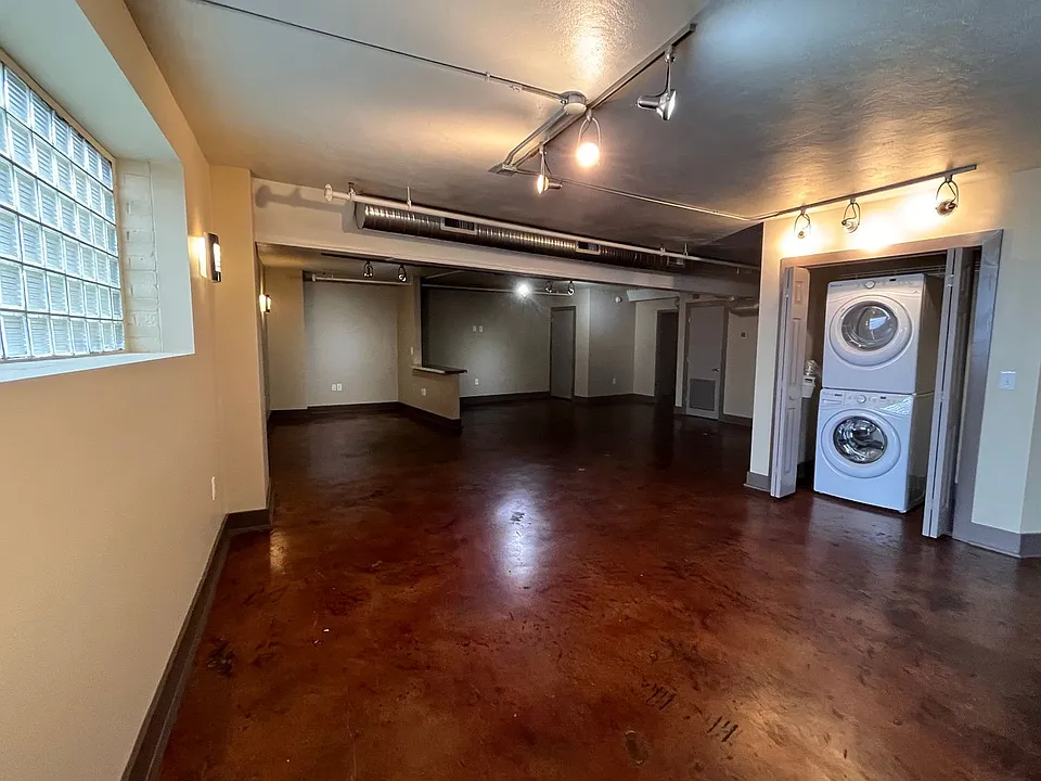 401 Campbell Ave SW