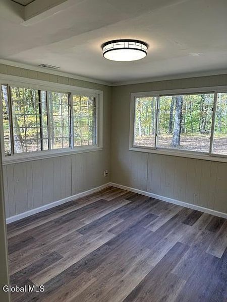 5th image of 109 Lake Mills Road