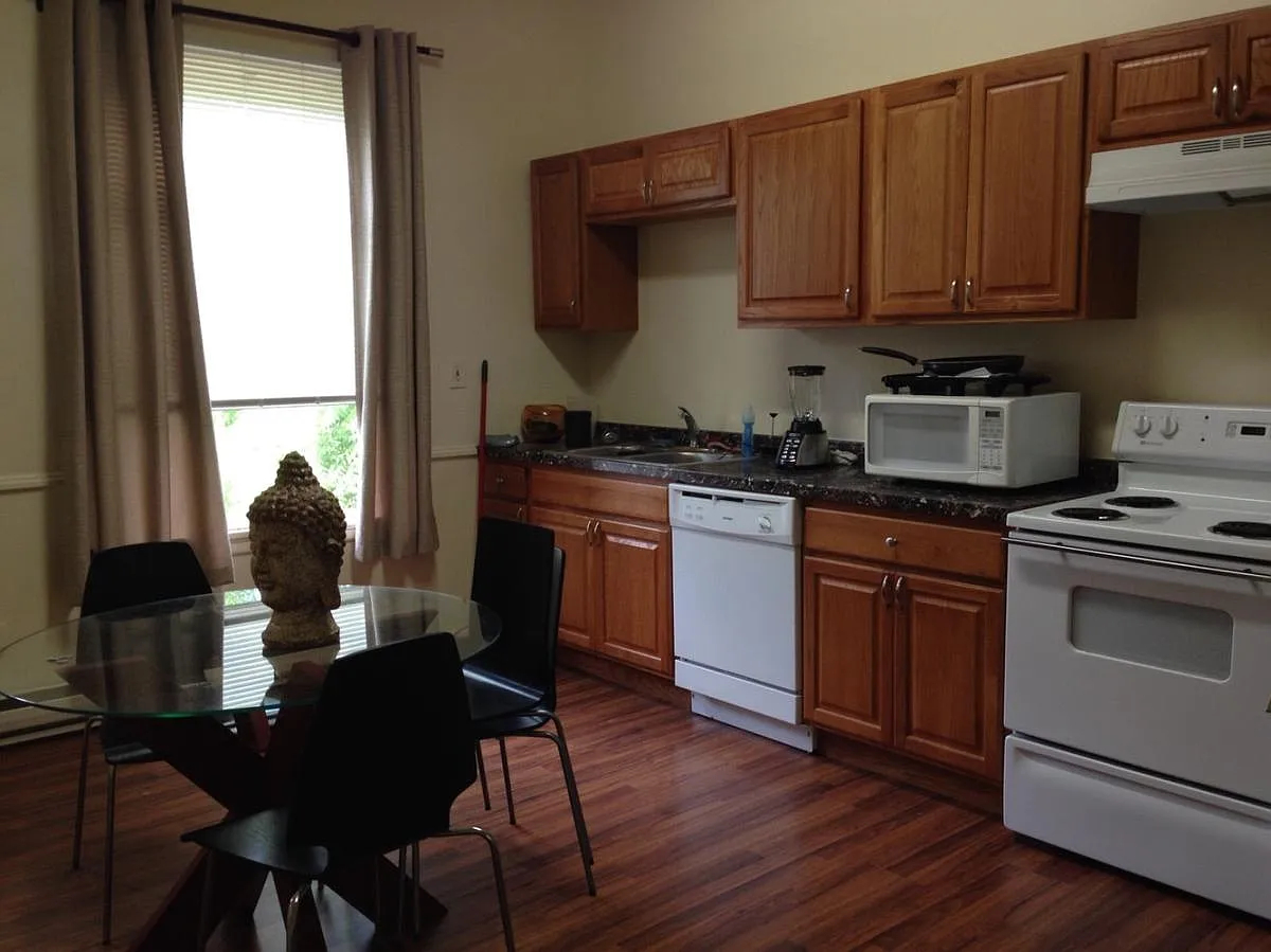 2 bed, 1000 sqft, $1,250 — Photo 1