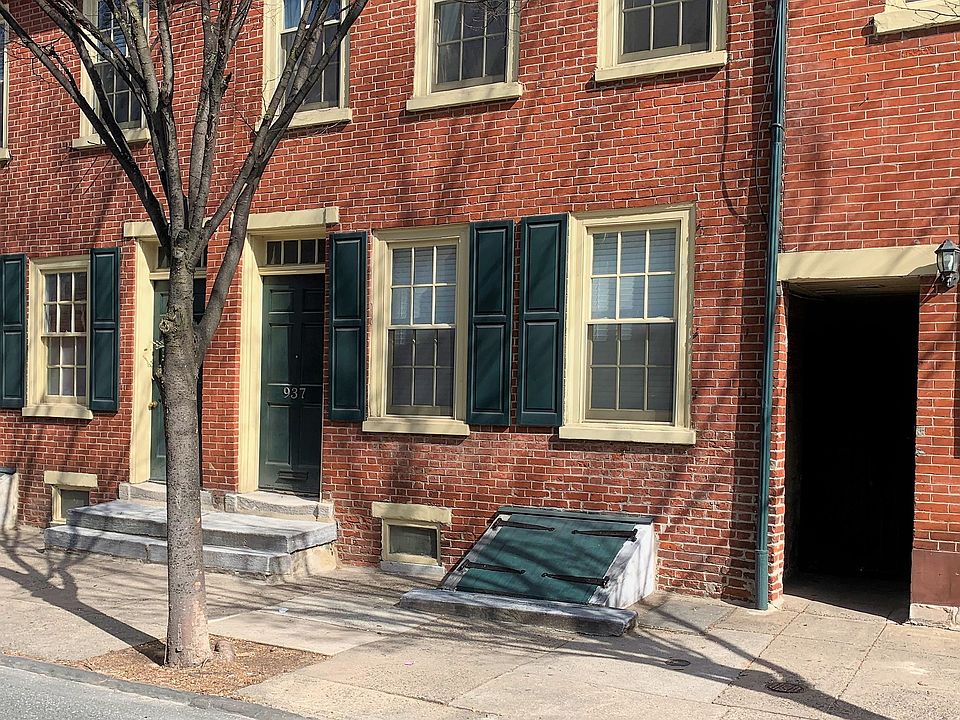 Private Entrance