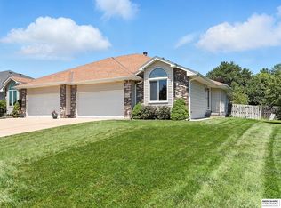 15364 Burdette St, Omaha, NE 68116