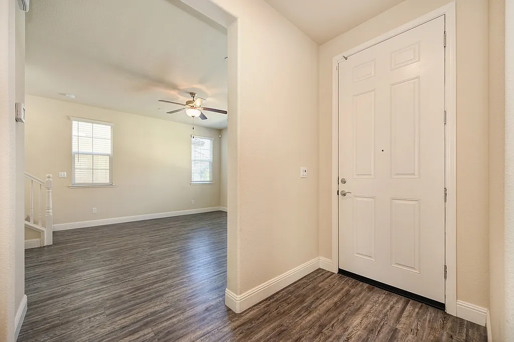 3 bed, 1684 sqft, $2,850 — Photo 3