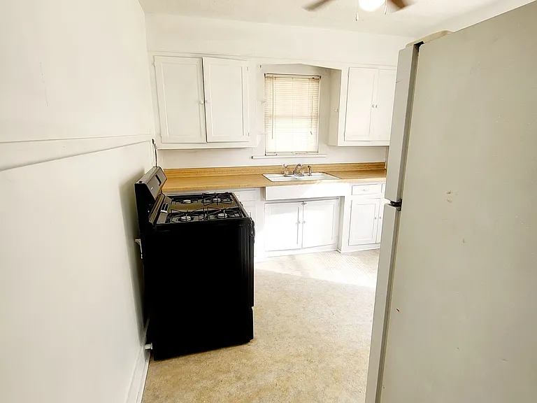 1007 S Main St #A — Photo 13