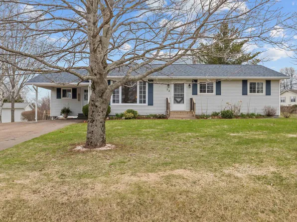 32 Eliot Dr, Cornwall, PE C0A 1H0