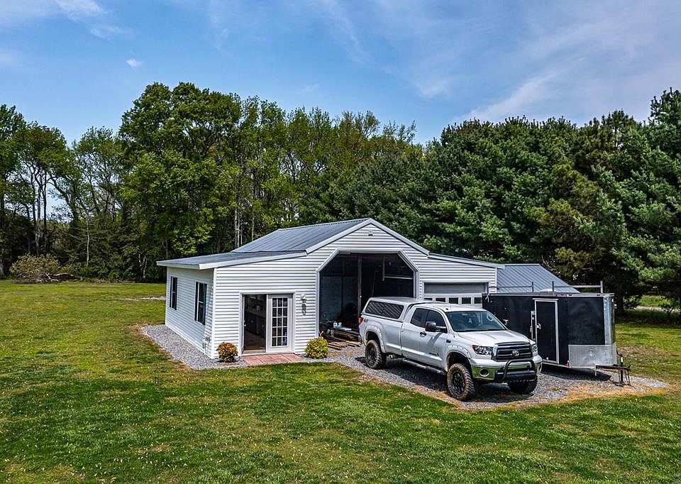 1st image of 25 Cove Ln