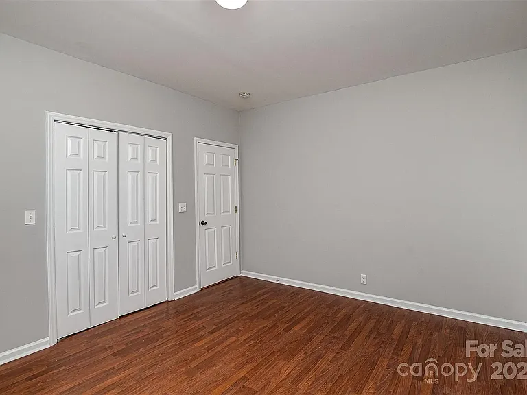 484 Cook St NW — Photo 9