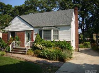 196 Elsie Ave, Merrick, NY 11566