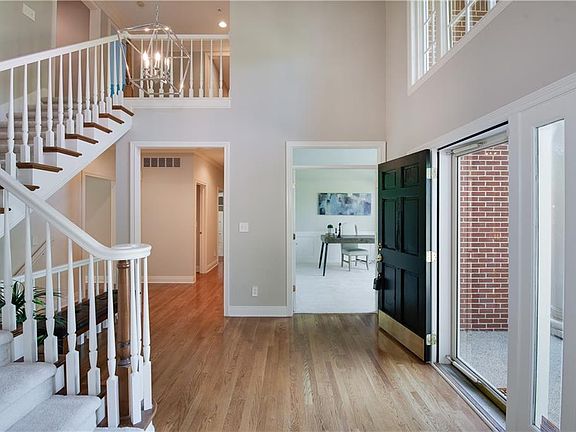 3rd image of 7181 Sunset Ct