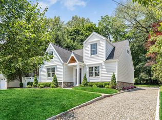 11 Carlton Ave, Ho Ho Kus, NJ 07423