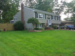 11 Georgene Rd, Brockton, MA 02302