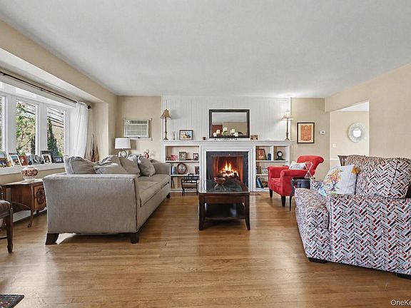 3rd image of 50 Little Whaleneck Road
