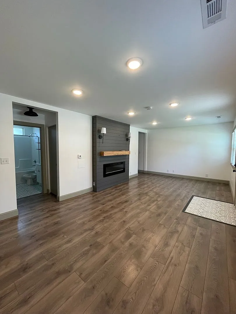 3 Bedroom Single Family Home — Photo 3