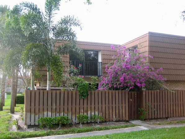 131 Heritage Way, West Palm Beach, FL 33407