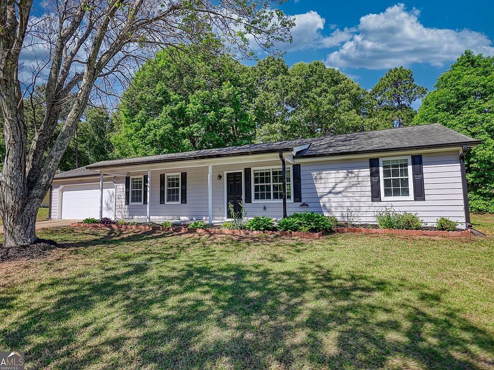 1st image of 205 Lazy Hollow Ln
